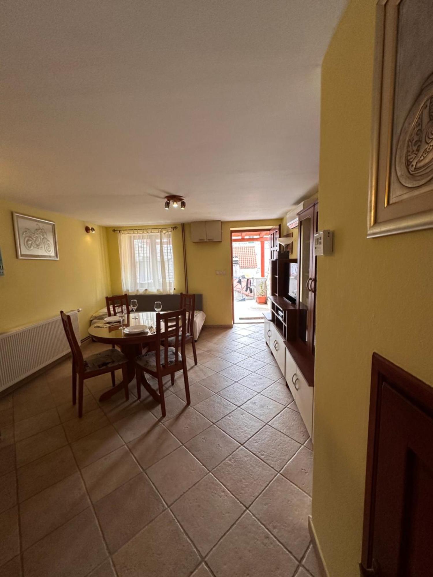 Apartman Lana Kaštela Kültér fotó