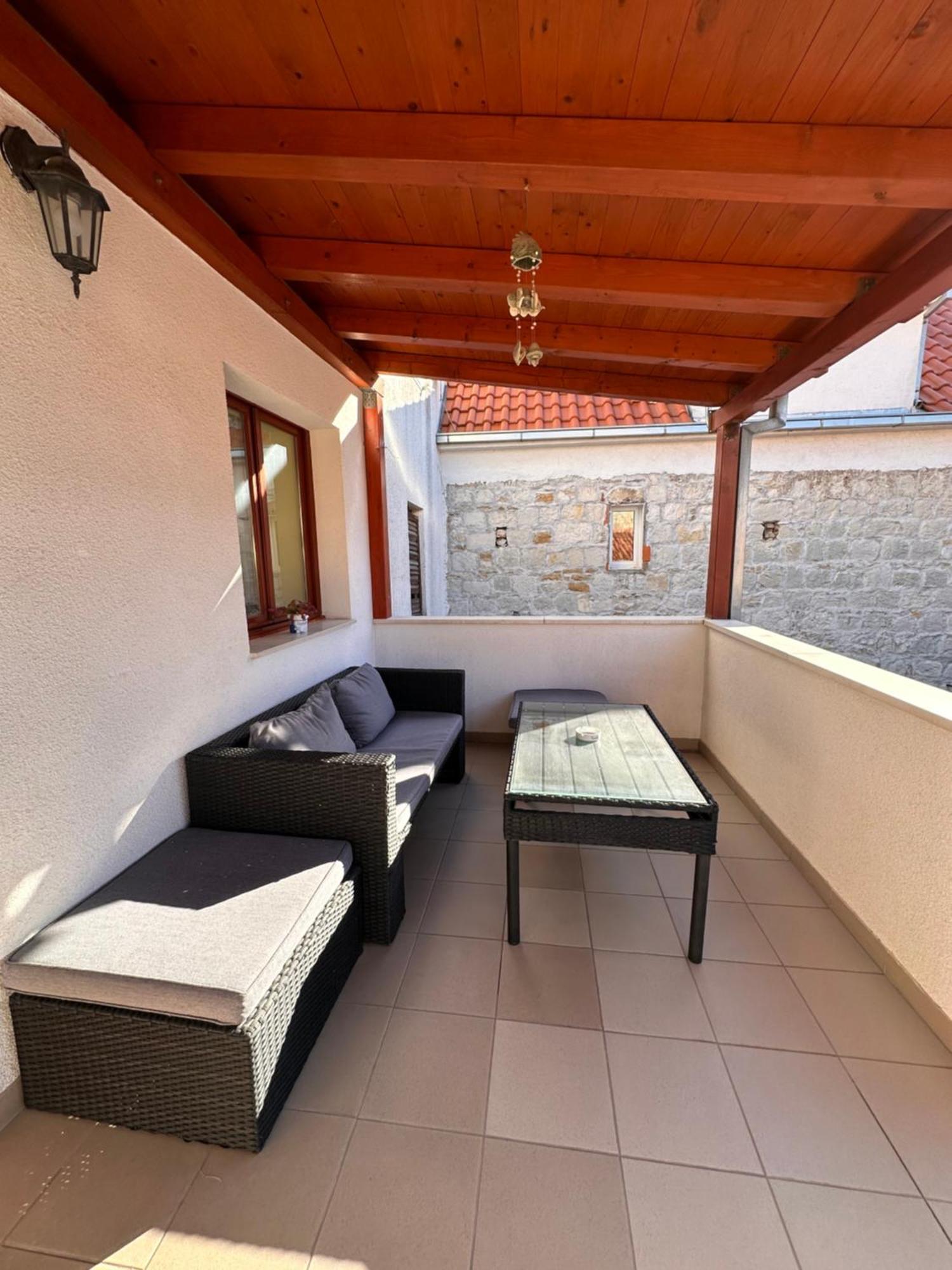 Apartman Lana Kaštela Kültér fotó